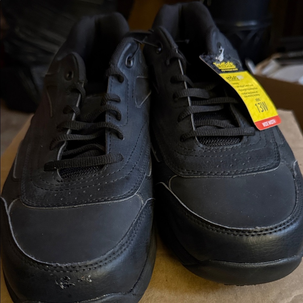 Men's Black Athletic Shoes